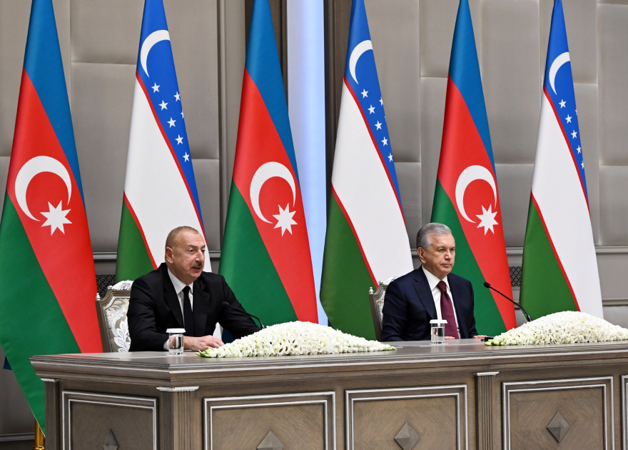 Президент Ильхам Алиев и Президент Шавкат Мирзиёев выступили с заявлениями для прессы (ФОТО/ВИДЕО)