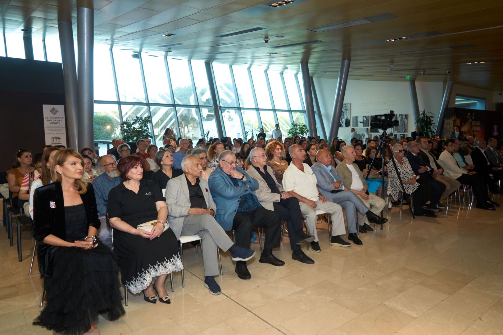 Красота в азербайджанских коврах – юбилейный вечер (ФОТО)