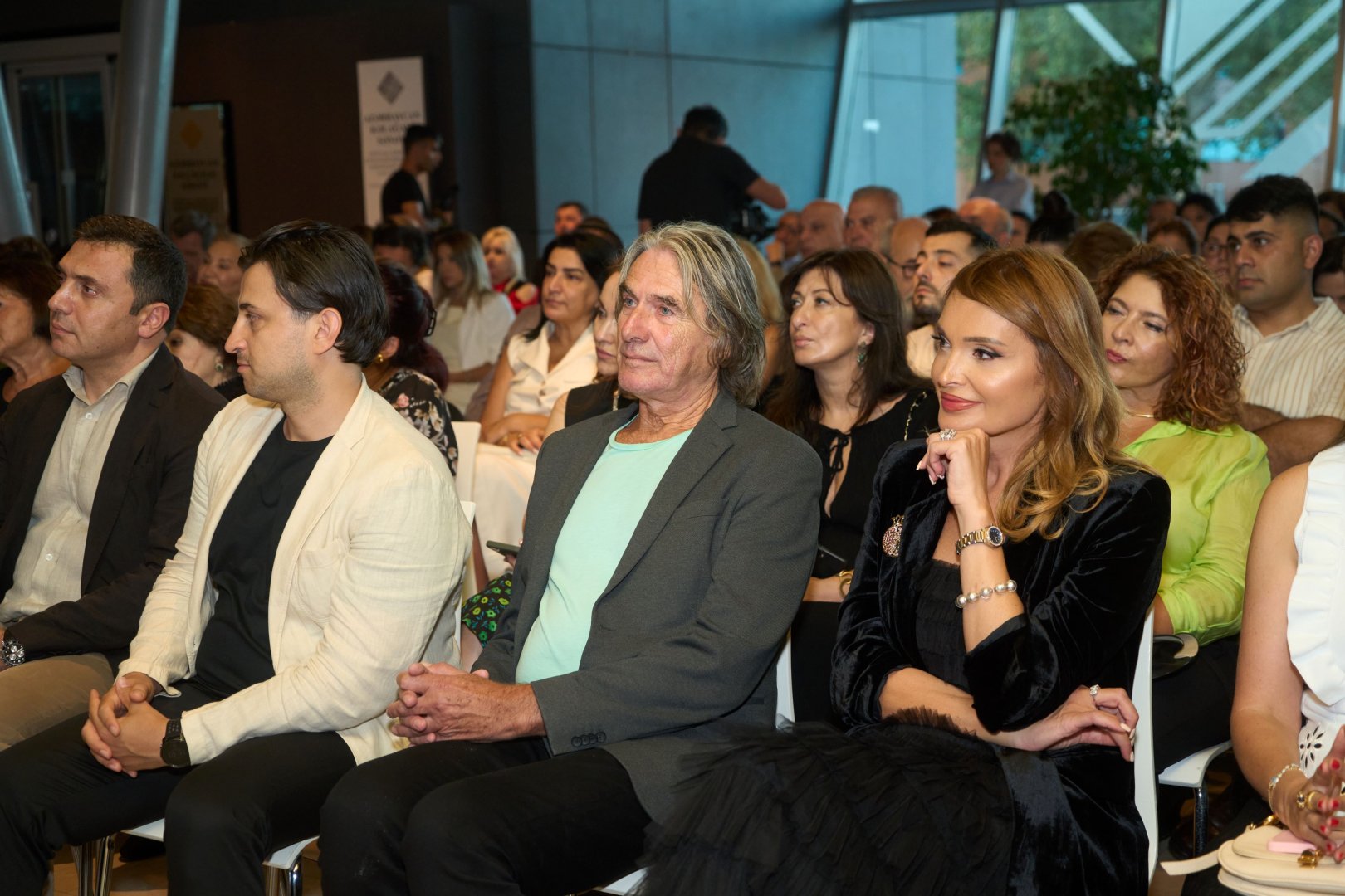 Красота в азербайджанских коврах – юбилейный вечер (ФОТО)