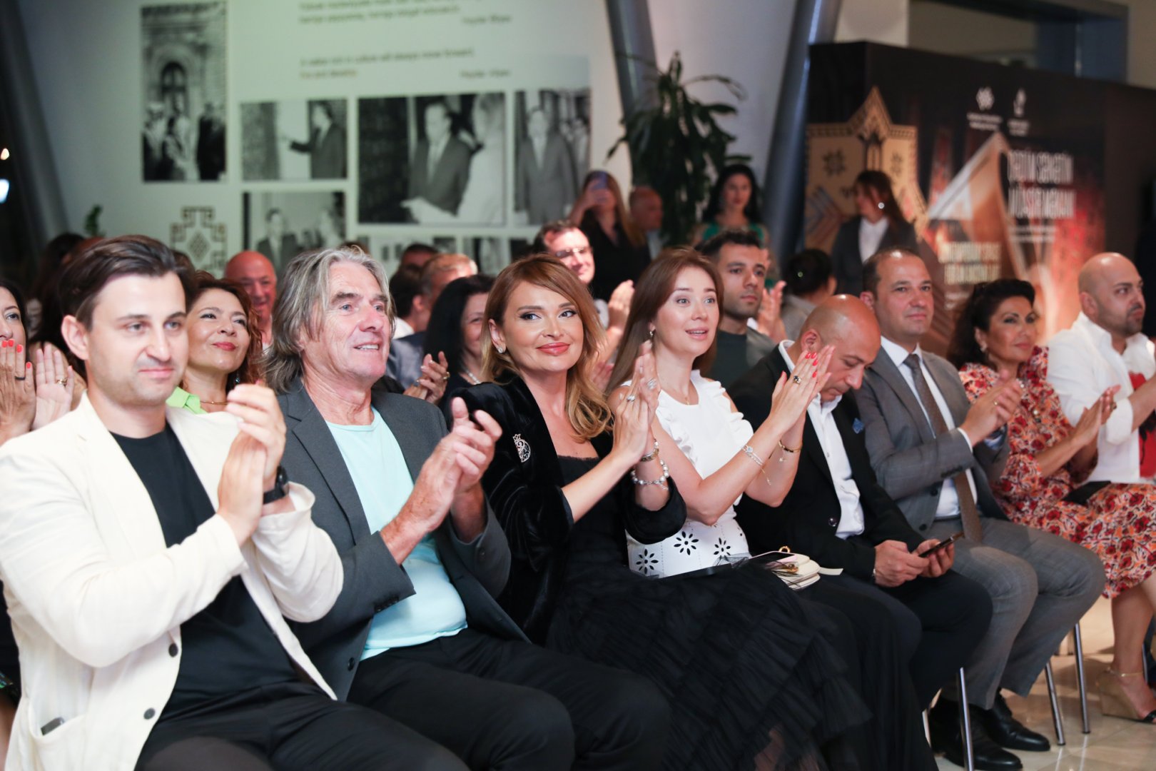 Красота в азербайджанских коврах – юбилейный вечер (ФОТО)