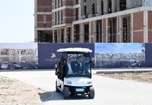 Президент Ильхам Алиев и Первая леди Мехрибан Алиева приняли участие в открытии школы LANDAU и апарт-отеля The Grand в центре отдыха Sea Breeze (ФОТО/ВИДЕО)