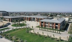 Президент Ильхам Алиев и Первая леди Мехрибан Алиева приняли участие в открытии школы LANDAU и апарт-отеля The Grand в центре отдыха Sea Breeze (ФОТО/ВИДЕО)