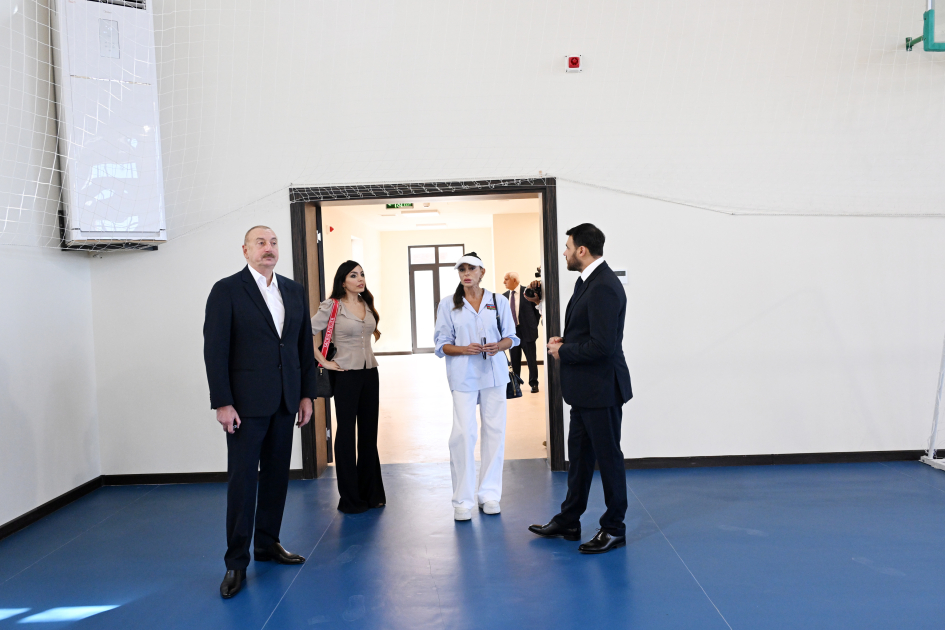 Президент Ильхам Алиев и Первая леди Мехрибан Алиева приняли участие в открытии школы LANDAU и апарт-отеля The Grand в центре отдыха Sea Breeze (ФОТО/ВИДЕО)