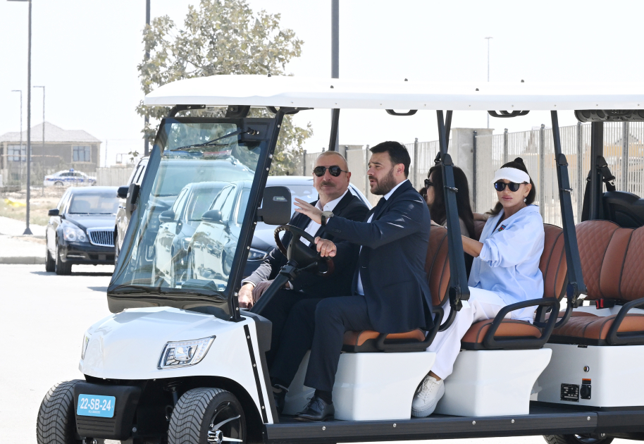 Президент Ильхам Алиев и Первая леди Мехрибан Алиева приняли участие в открытии школы LANDAU и апарт-отеля The Grand в центре отдыха Sea Breeze (ФОТО/ВИДЕО)