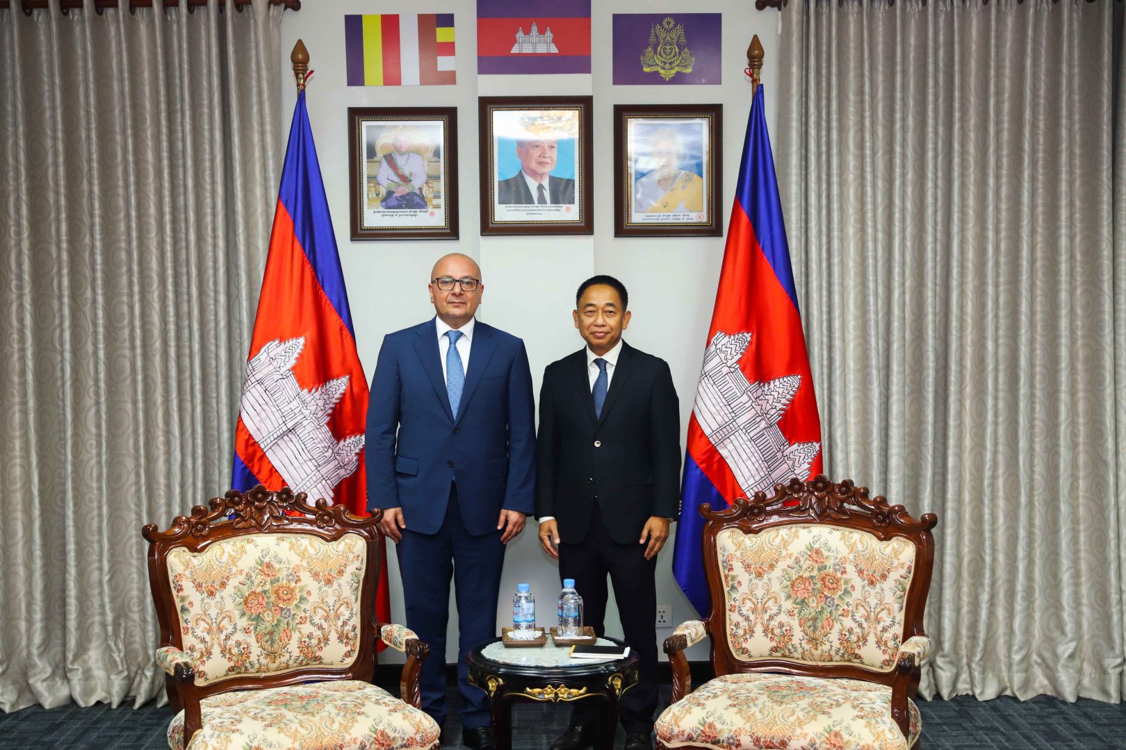 Азербайджан и Камбоджа расширяют сотрудничество в борьбе с минной угрозой