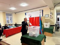 Генеральный прокурор Азербайджана воспользовался правом голоса на парламентских выборах (ФОТО)