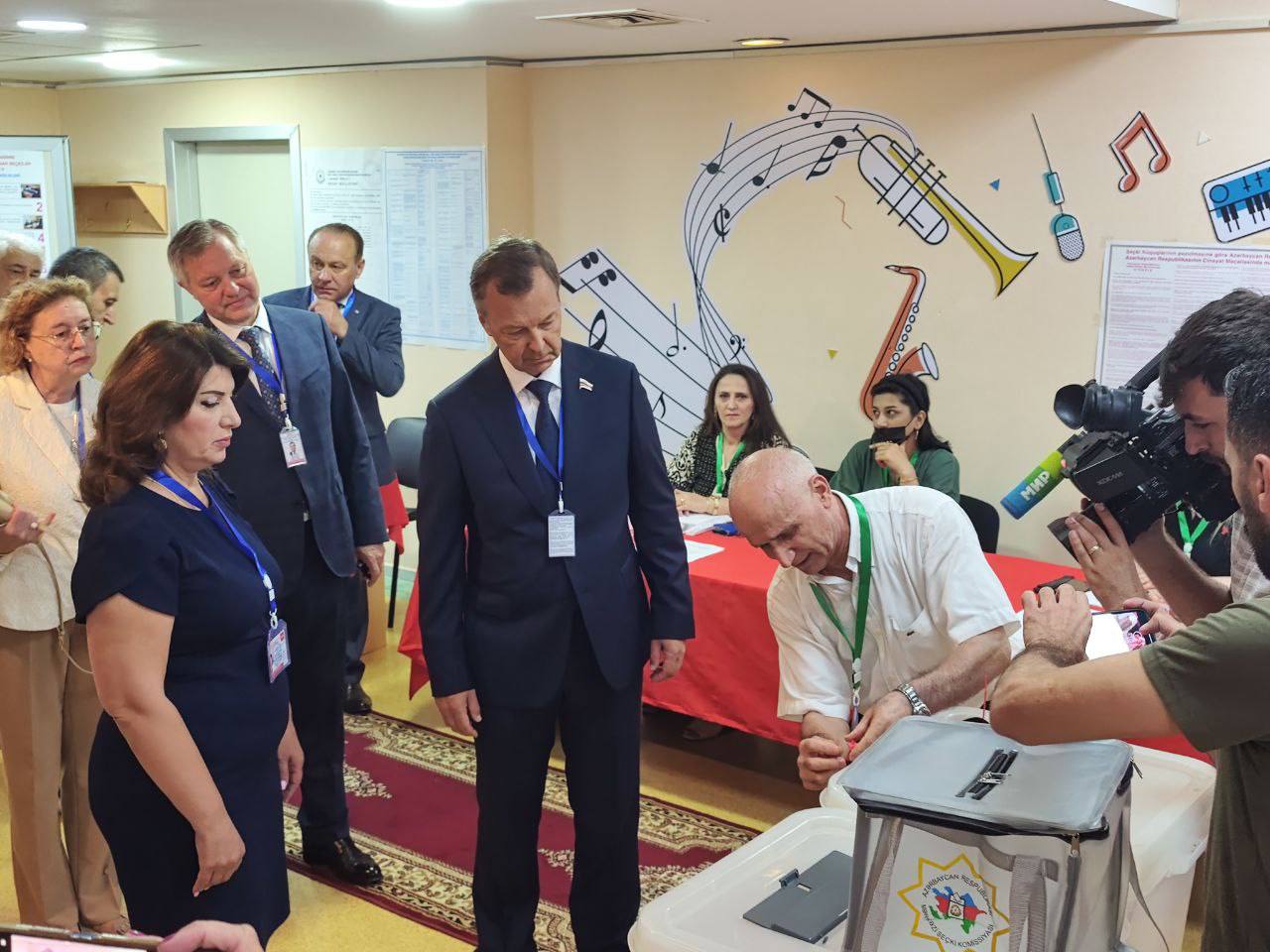 Представители МПА СНГ наблюдают за парламентскими выборами в Азербайджане (ФОТО)