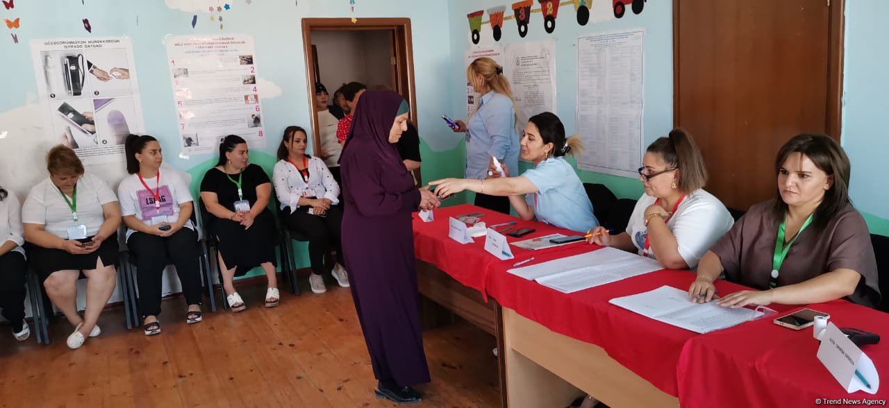 В Абшеронском районе наблюдается активность избирателей (ФОТО)