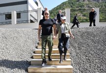 Президент Ильхам Алиев и Первая леди Мехрибан Алиева приняли участие в открытии гидроэлектростанции «Юхары Венг» на реке Тертер в Кяльбаджарском районе (ВИДЕО/ФОТО)