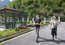 Президент Ильхам Алиев и Первая леди Мехрибан Алиева приняли участие в открытии гидроэлектростанции «Юхары Венг» на реке Тертер в Кяльбаджарском районе (ВИДЕО/ФОТО)