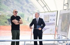 Президент Ильхам Алиев заложил фундамент поселка Истису Кяльбаджарского района (ВИДЕО/ФОТО)