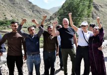 Президент Ильхам Алиев заложил фундамент поселка Истису Кяльбаджарского района (ВИДЕО/ФОТО)