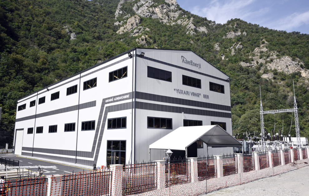 Президент Ильхам Алиев и Первая леди Мехрибан Алиева приняли участие в открытии гидроэлектростанции «Юхары Венг» на реке Тертер в Кяльбаджарском районе (ВИДЕО/ФОТО)