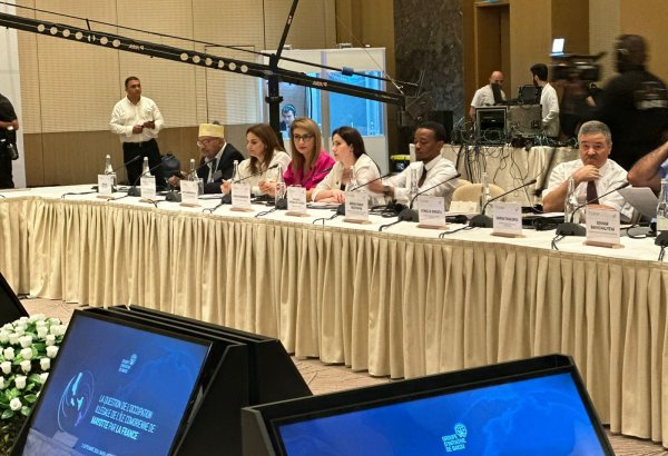 Франция пытается продолжить свою колонизацию - Ахмед Табет