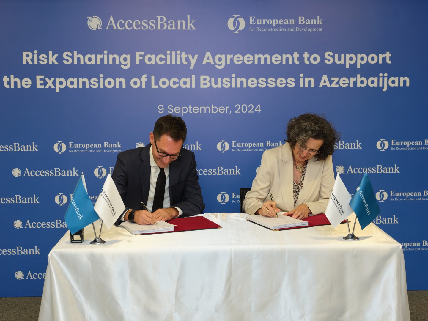 ЕБРР укрепляет сотрудничество с AccessBank в Азербайджане (ФОТО)