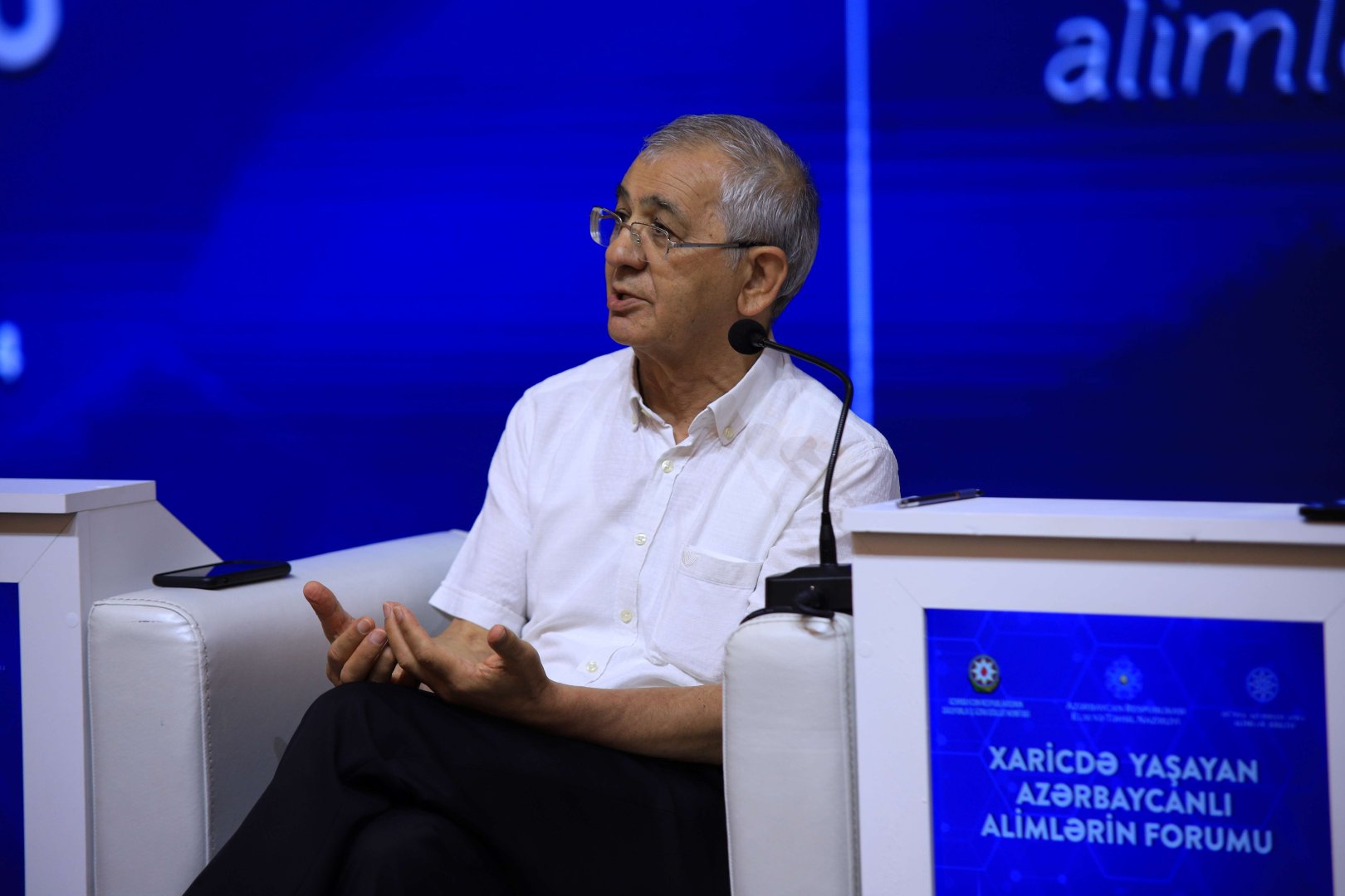 В Баку прошел второй день Форума азербайджанских ученых, проживающих за рубежом (ФОТО)