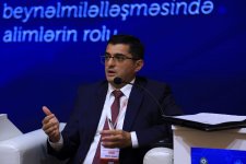 В Баку прошел второй день Форума азербайджанских ученых, проживающих за рубежом (ФОТО)