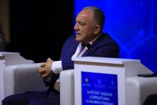 В Баку прошел второй день Форума азербайджанских ученых, проживающих за рубежом (ФОТО)