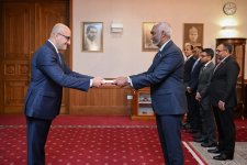 Посол Азербайджана вручил верительные грамоты Президенту Мальдив (ФОТО)