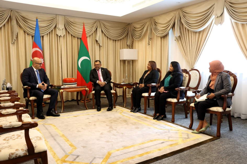 Посол Азербайджана вручил верительные грамоты Президенту Мальдив (ФОТО)