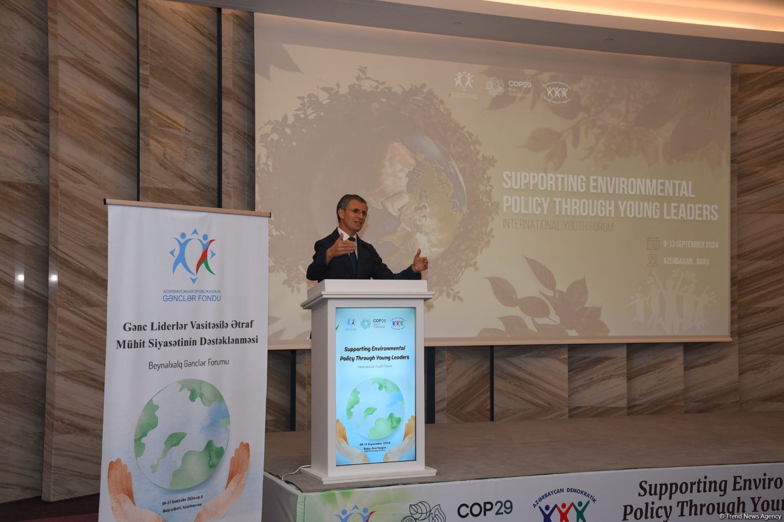 В Баку состоялся Международный молодежный форум (ФОТО)