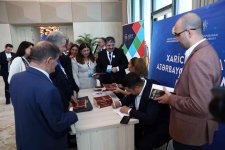 В рамках Форума азербайджанских ученых, проживающих за рубежом, прошел ряд мероприятий (ФОТО)