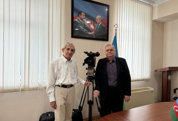 Один из основателей телережиссуры в Азербайджане Васиф Бабаев подарил свою камеру музею Госфильмофонда (ФОТО)