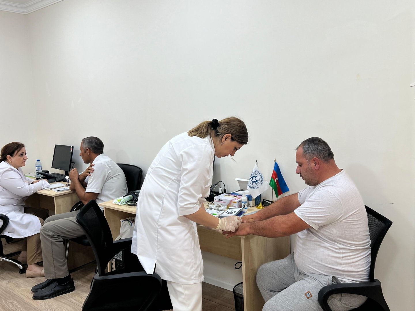 Минздрав организовал в Агдеринском районе выездные медосмотры населения (ФОТО)