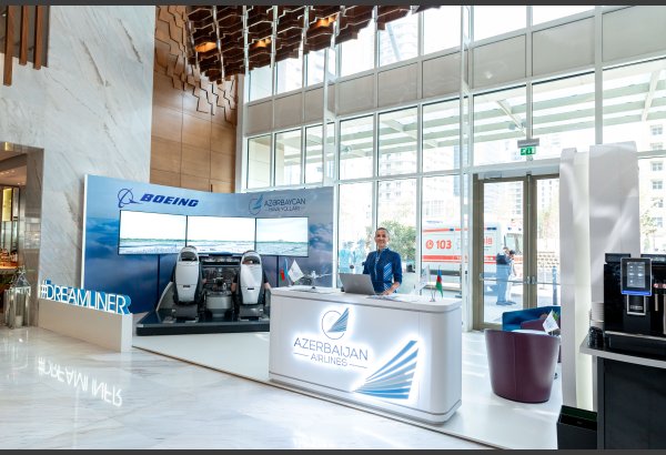 Dreamliner от AZAL и Boeing: испытайте себя в роли пилота на симуляторе (ФОТО)