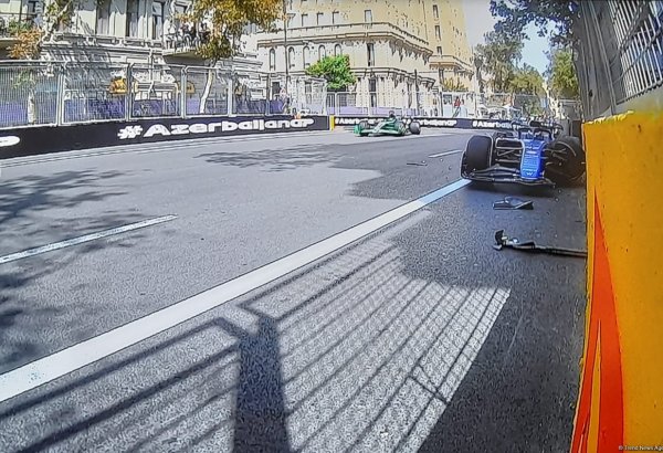 Во время свободных заездов команд Формулы-1 в Баку произошла очередная авария