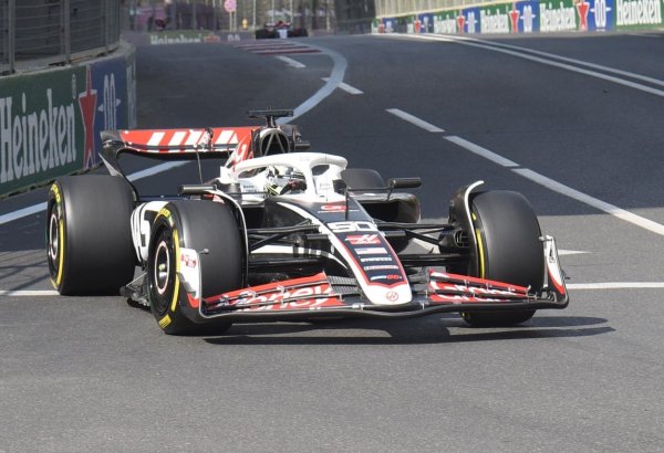 В Баку завершились вторые свободные заезды команд "Формулы-1" (ФОТО) (Обновлено)