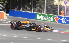 В Баку завершились вторые свободные заезды команд "Формулы-1" (ФОТО) (Обновлено)