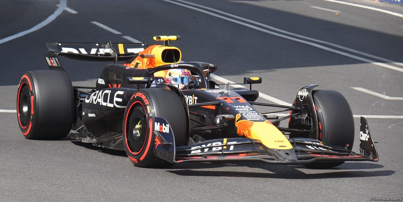 В Баку завершились вторые свободные заезды команд "Формулы-1" (ФОТО) (Обновлено)