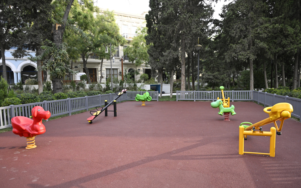 Президент Ильхам Алиев ознакомился с условиями, созданными в саду «Хагани» и на прилегающих территориях после проведенных работ по благоустройству и реконструкции (ВИДЕО/ФОТО)