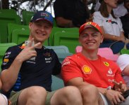 Интересные моменты со зрительских трибун  "Формулы-1" в Баку (ФОТОРЕПОРТАЖ)