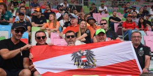 Интересные моменты со зрительских трибун  "Формулы-1" в Баку (ФОТОРЕПОРТАЖ)