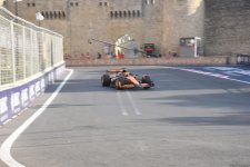 Завершился порядковый заезд команд "Формулы-1" в Баку (ФОТО)