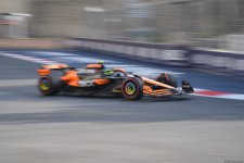 Завершился порядковый заезд команд "Формулы-1" в Баку (ФОТО)