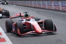 Завершились спринтерские гонки команд "Формулы-2" в Баку (ФОТО/ВИДЕО)