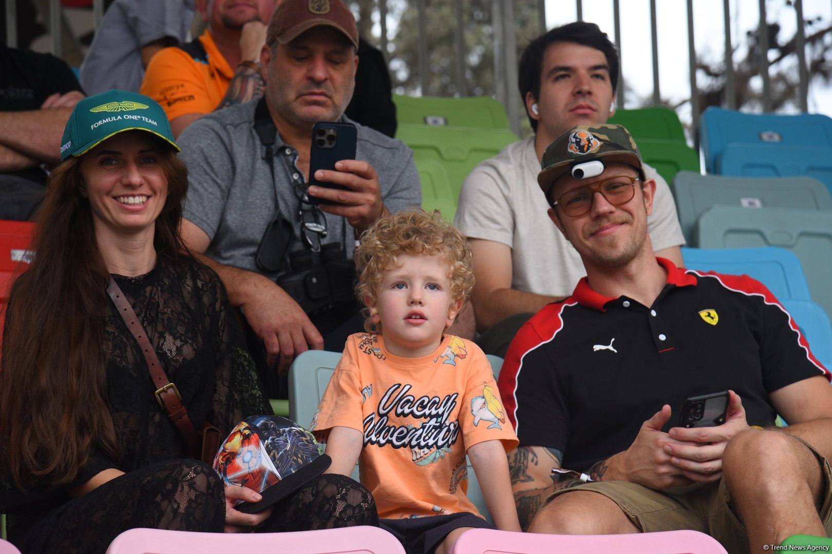 Интересные моменты со зрительских трибун  "Формулы-1" в Баку (ФОТОРЕПОРТАЖ)