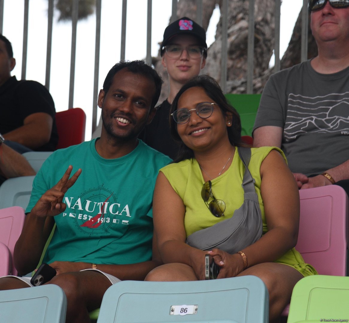 Интересные моменты со зрительских трибун  "Формулы-1" в Баку (ФОТОРЕПОРТАЖ)