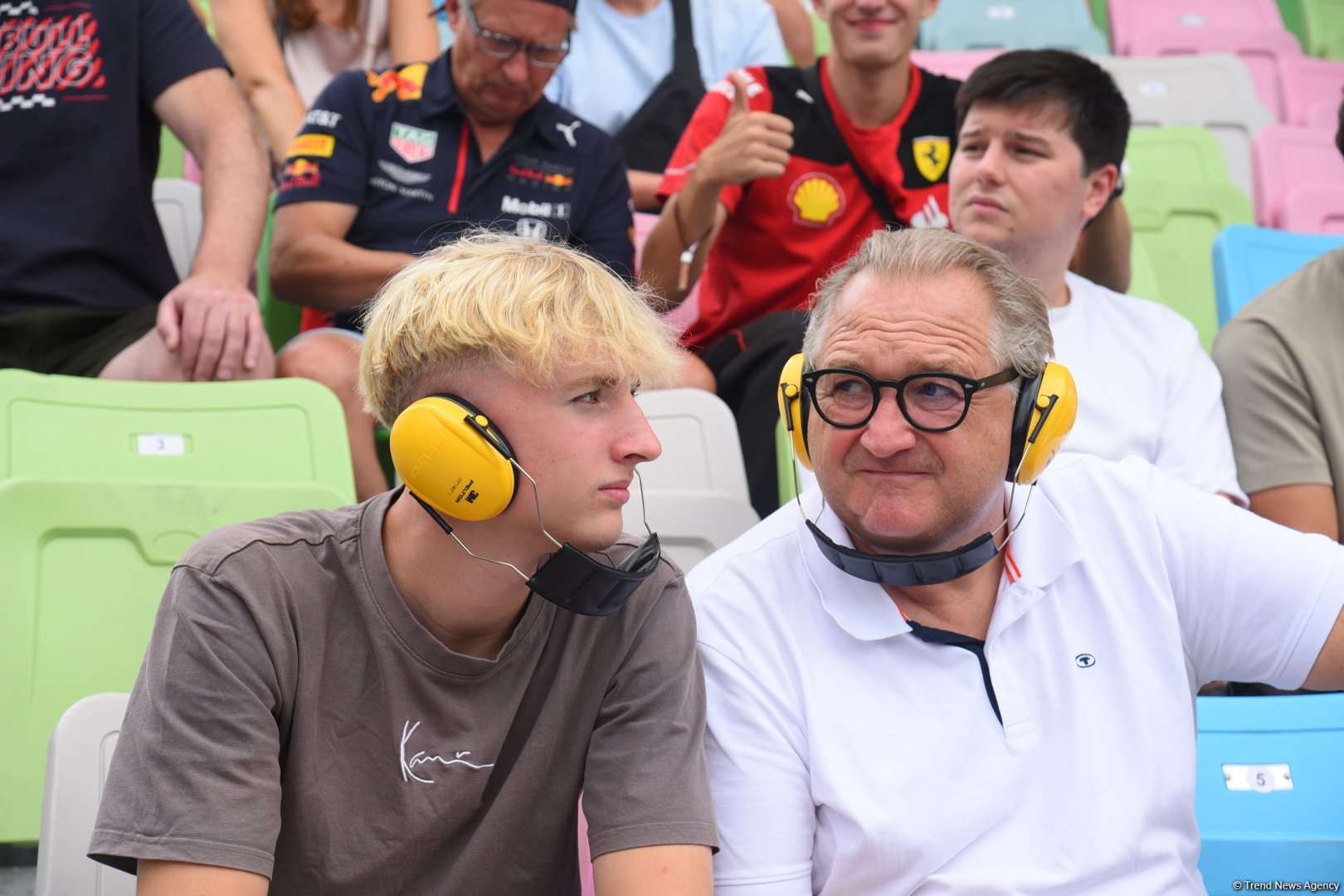 Интересные моменты со зрительских трибун  "Формулы-1" в Баку (ФОТОРЕПОРТАЖ)