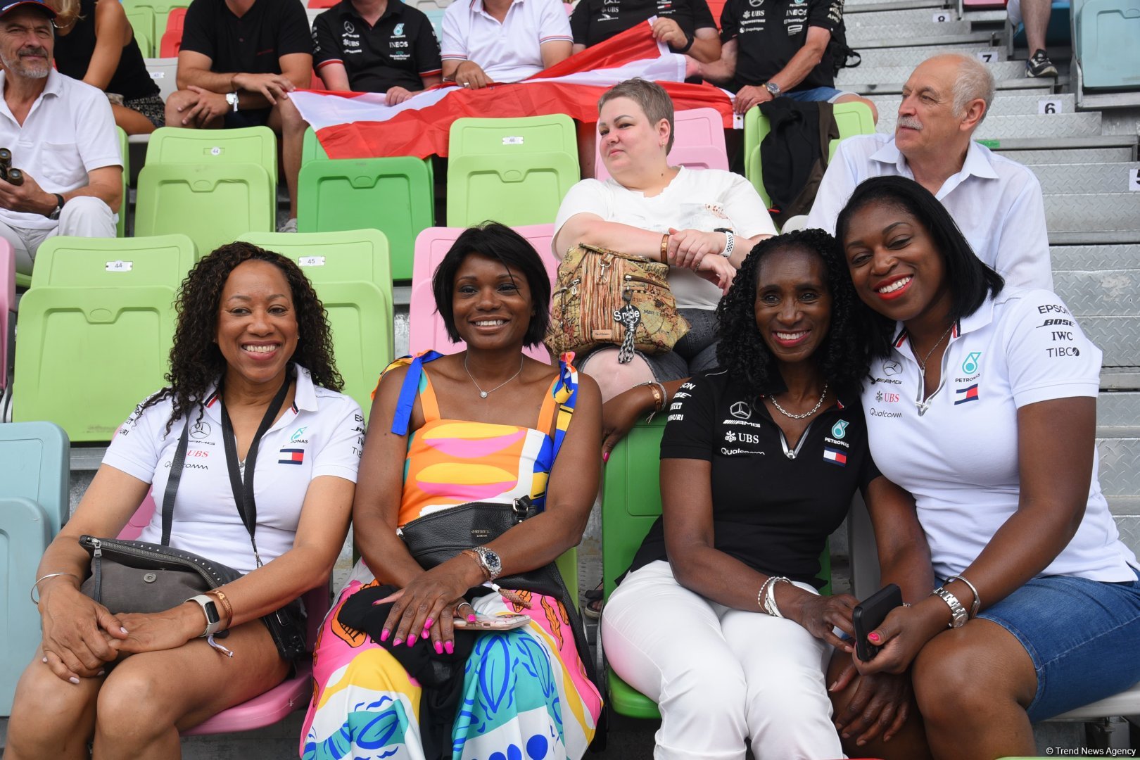 Интересные моменты со зрительских трибун  "Формулы-1" в Баку (ФОТОРЕПОРТАЖ)