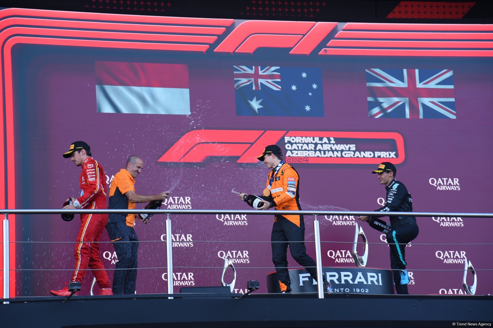 В Баку наградили победителей финальной гонки Формулы 1 (ФОТО/ВИДЕО)