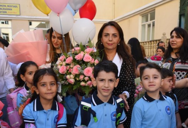 Сегодня в Азербайджане в школу пошли более 132 тысяч первоклассников (Фоторепортаж)
