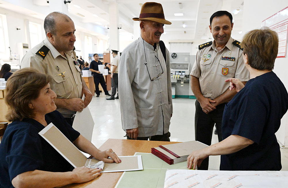 В минобороны Азербайджана состоялась встреча с известным фотографом Резой Дегати (ФОТО)