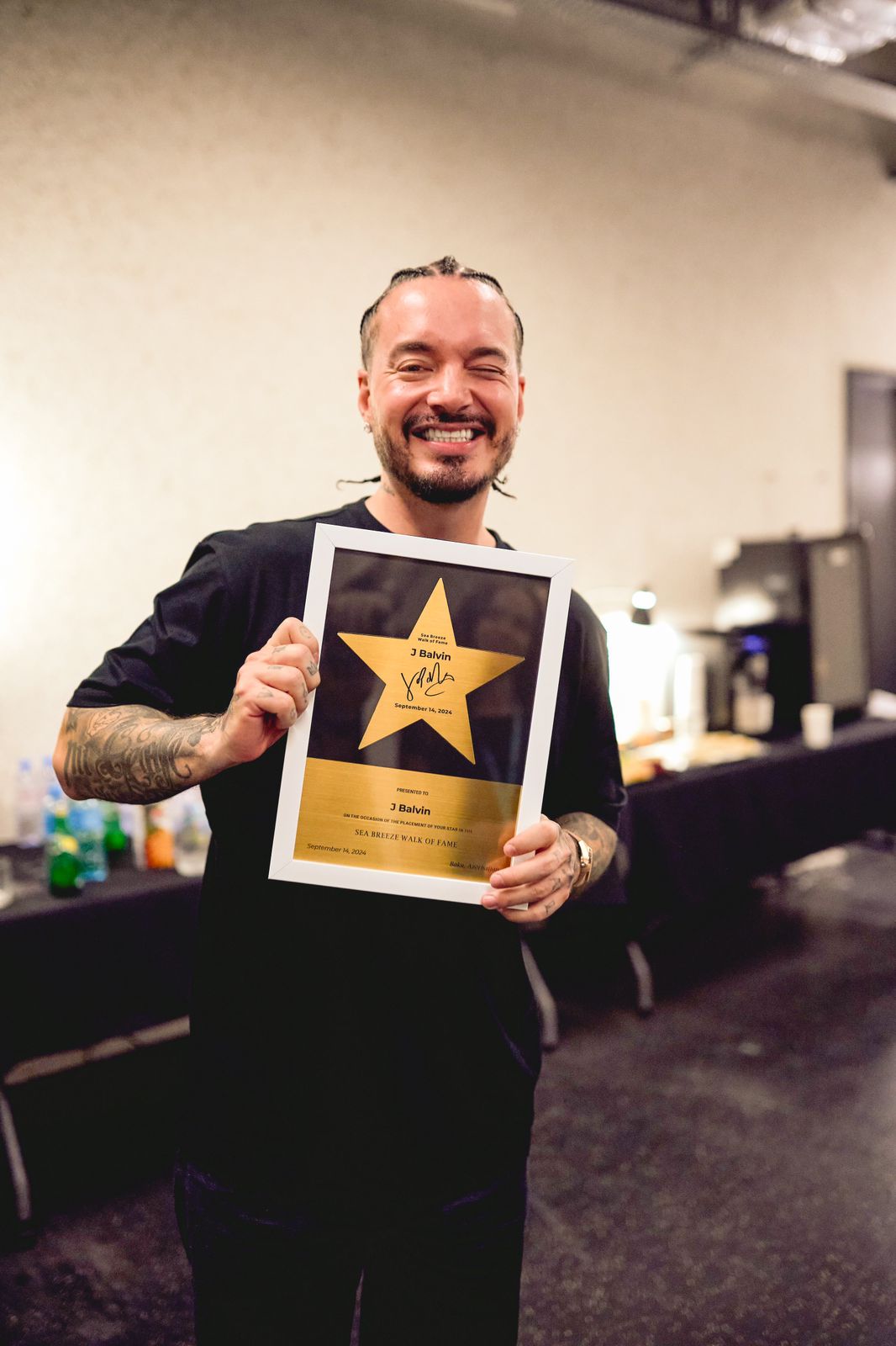 В Баку в Sea Breeze Walk of Fame появились звезды Уилла Смита и J Balvin (ФОТО)