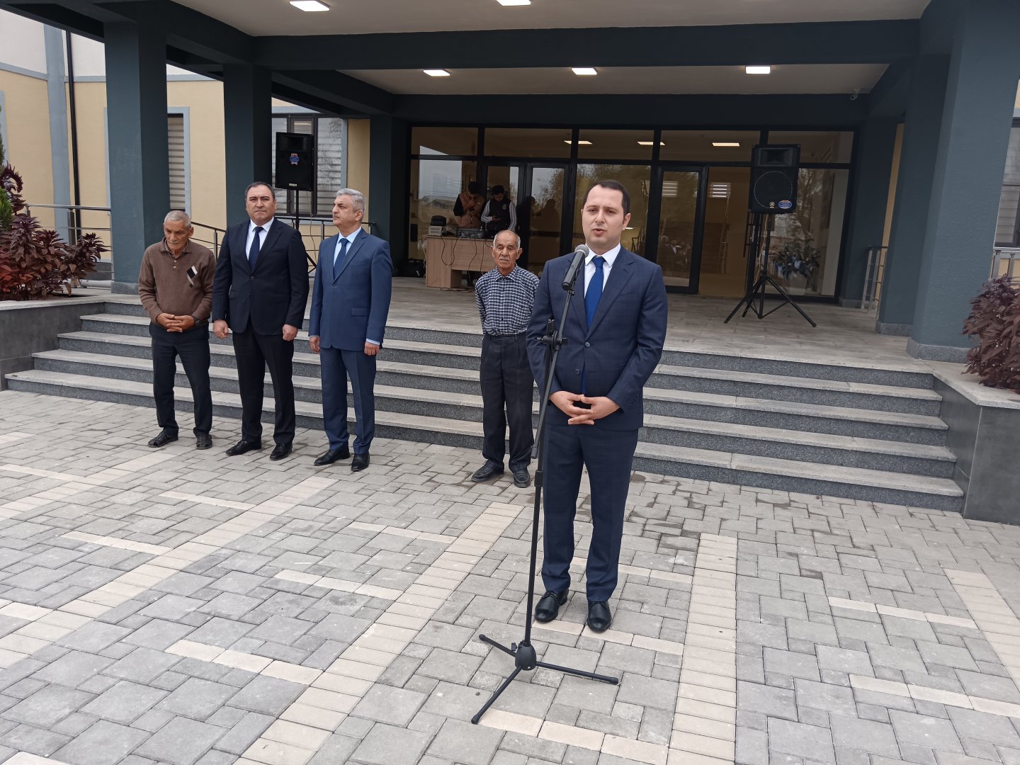 Подарок Фонда Гейдара Алиева учащимся села Аранлы Имишлинского района к новому учебному году (ФОТО/ВИДЕО)