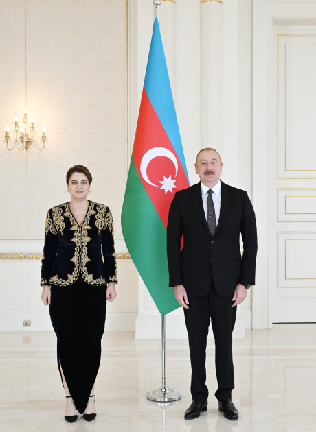 Президент Ильхам Алиев принял верительные грамоты новоназначенного посла Алжира в Азербайджане (ВИДЕО/ФОТО)