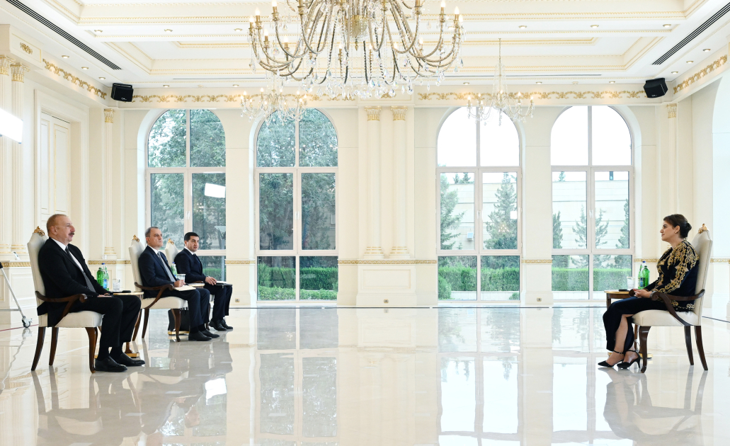 Президент Ильхам Алиев принял верительные грамоты новоназначенного посла Алжира в Азербайджане (ВИДЕО/ФОТО)